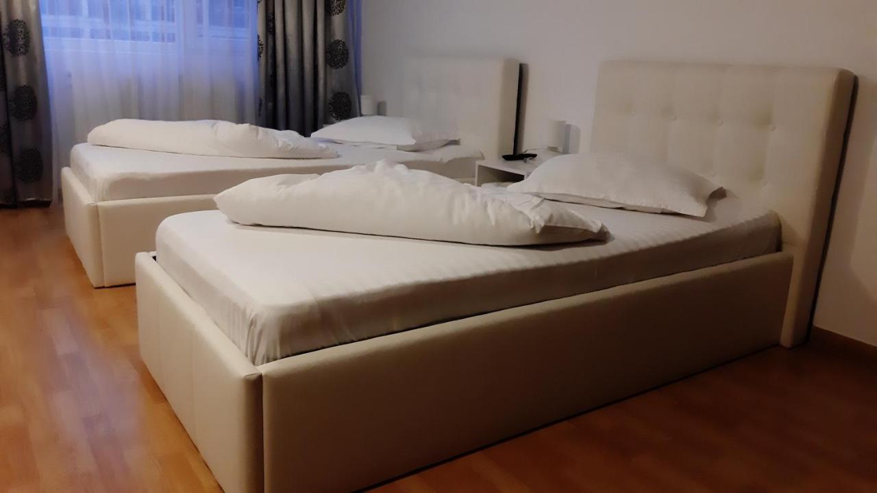 Casablanca Hostel Craiova Exterior photo